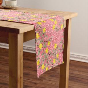 Chemin De Table Court Fleur de jasmin jaune sur le corail rose