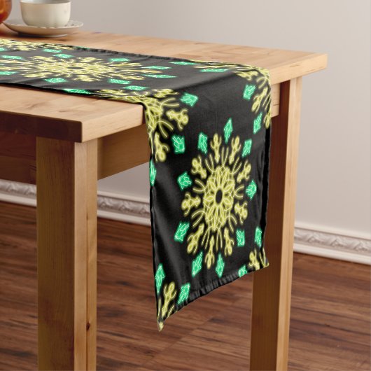 Chemin De Table Court Fleur de néon jaune et vert (In Situ)