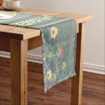 Chemin De Table Court Fleurs sauvages de mariage personnalisés<br><div class="desc">Cette écharpe a été conçue pour son anniversaire mariage, avec mes fleurs sauvages dessinés à la main et encadrés d'une police de carreaux de style arabe qui dit "amour". Je m'inspire des mosaïques de la Renaissance italienne et de l'arabe, ainsi que d'excellents outils 3D Illustrators pour créer une atmosphère contemporaine....</div>