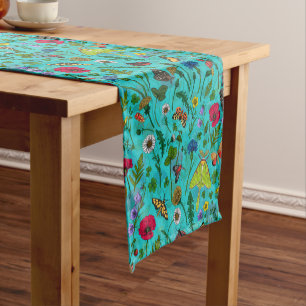 Chemin De Table Court Fleurs sauvages et papillons de nuit sur turquoise