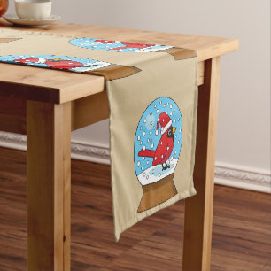 Chemin De Table Court Globe des neiges avec cardinal rouge mignon