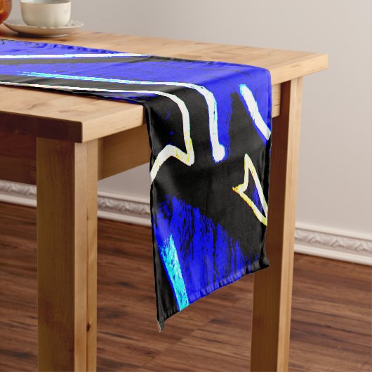 Chemin De Table Court Graffiti 13 trcna (In Situ)