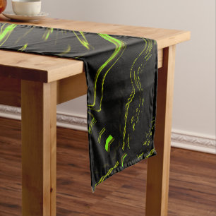 Chemin De Table Court Grandes traits verts sur arrière - plan foncé