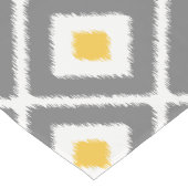 Chemin De Table Court Gris, Jaune, Blanc, Diamant Ikat Motif (Coin)