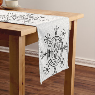 Chemin De Table Court Hulinhjálmur - Norse Sigil d'Invisibilité