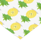 Chemin De Table Court Illustration d'ananas mignon (Coin)