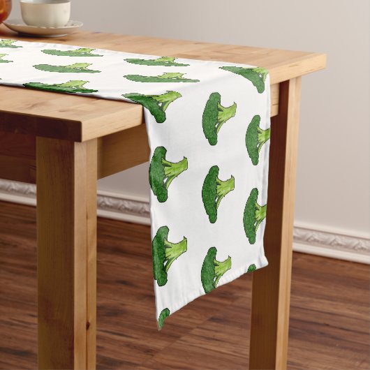 Chemin De Table Court Illustration de Broccoli (In Situ)