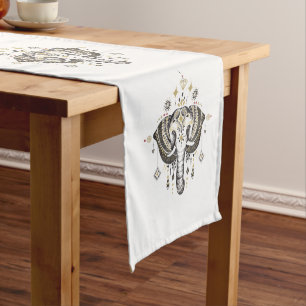 Chemin De Table Court Illustration de l'éléphant tribal