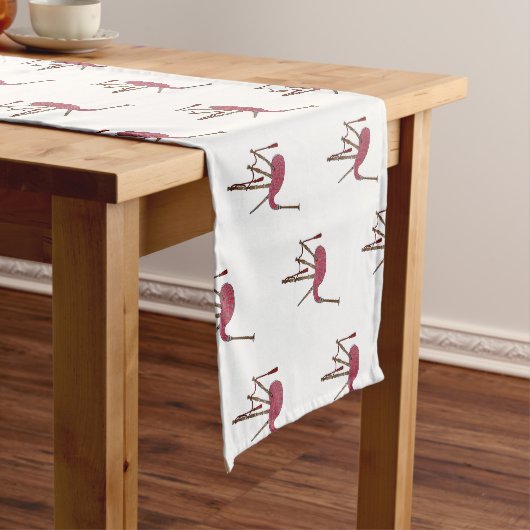 Chemin De Table Court Illustration de pipes (In Situ)