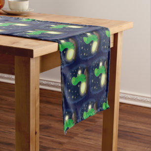 Chemin De Table Court Illustration du ver vert mou
