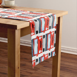 Chemin De Table Court Illustration d'un camion kawaii rouge mou