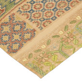 Chemin De Table Court Impression de sampler anglais antique de 1676 (Coin)