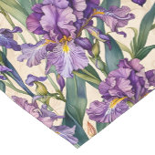 Chemin De Table Court Iris violet sur Ecru Scroll (Coin)