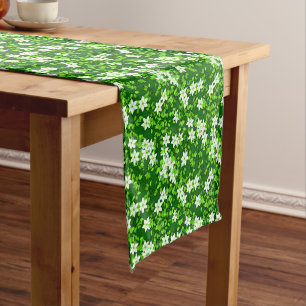 Chemin De Table Court Jasmin Blanc Parmi Les Feuilles Verts
