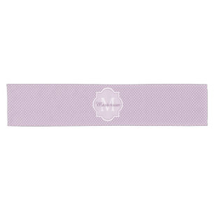 Chemin De Table Court Jolie Lavande Purple Quatrefoil Nom Monogrammé