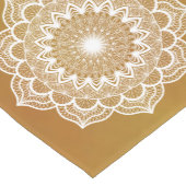 Chemin De Table Court Mandala blanc sur fond doré (Coin)