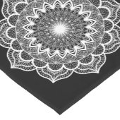Chemin De Table Court Mandala blanc sur fond noir (Coin)