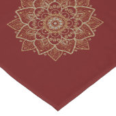 Chemin De Table Court Mandala d'or et d'argent sur rouge foncé (Coin)