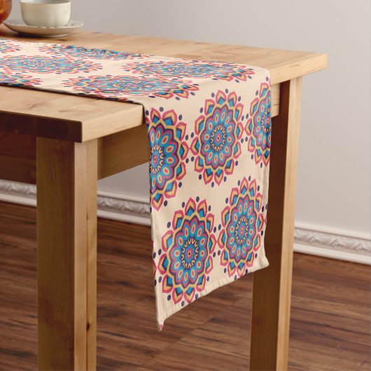 Chemin De Table Court Mandala vibrant en code hexadécimal (In Situ)