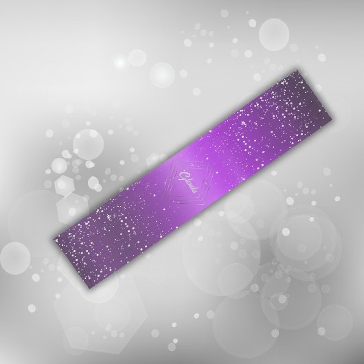 Chemin De Table Court Métal brossé violet moderne avec Monogramme argent