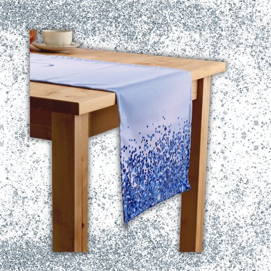 Chemin De Table Court Monogramme simple en métal brossé bleu et Parties 