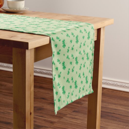 Chemin De Table Court Motif dégradé vert Trèfle d'Irlande (In Situ)