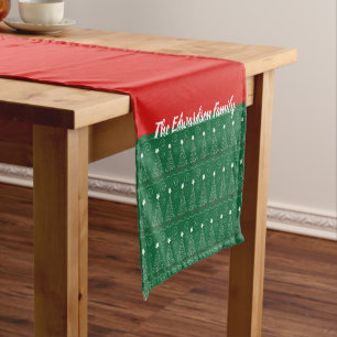 Chemin De Table Court Nom de famille rouge et vert de frontière d'arbre