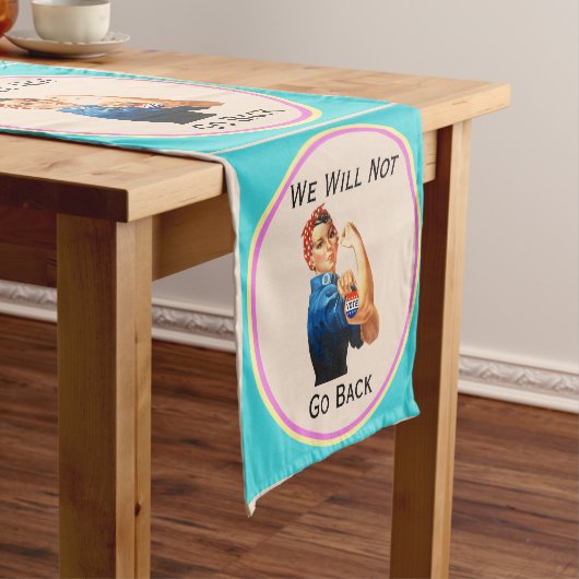 Chemin De Table Court Nous Ne Retournerons Pas La Table Runner (In Situ)