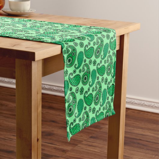 Chemin De Table Court Paisley motif, jade et vert menthe (In Situ)