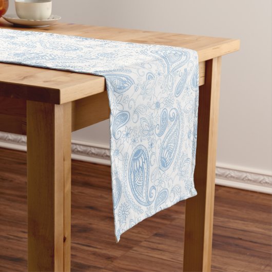 Chemin De Table Court Parties scintillant bleue classique Paisley Motif  (In Situ)