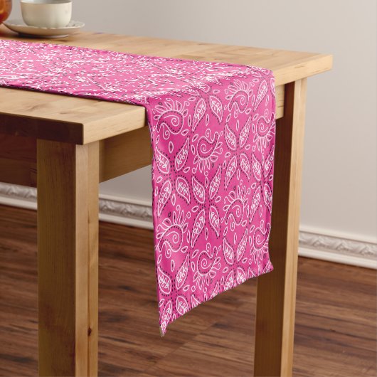 Chemin De Table Court Pink Country Paisley motif table runner (In Situ)