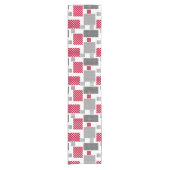 Chemin De Table Court Pneuka rouge gris patchwork sur arrière - plan bla (Devant)