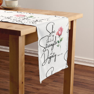Chemin De Table Court Proverbes 31:25 Bible Fleur Verse Motif sans coutu