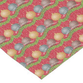 Chemin De Table Court RED Joyeux motif de boules de Noël (Coin)