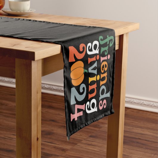 Chemin De Table Court Retro Amis Donnant 2024 Thanksgiving Fall (In Situ)