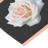 Chemin De Table Court Rose de corail blanc - coureur de table (Coin)