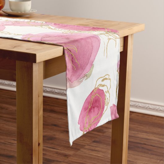 Chemin De Table Court Roses roses (In Situ)
