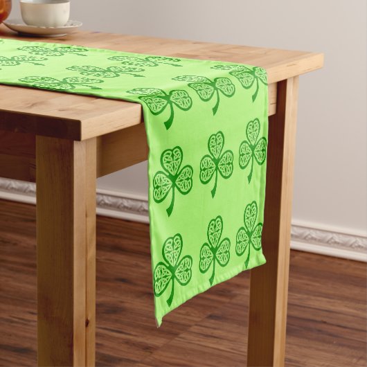 Chemin De Table Court Shamrock celte St. Patrick's Day Table Runner (In Situ)