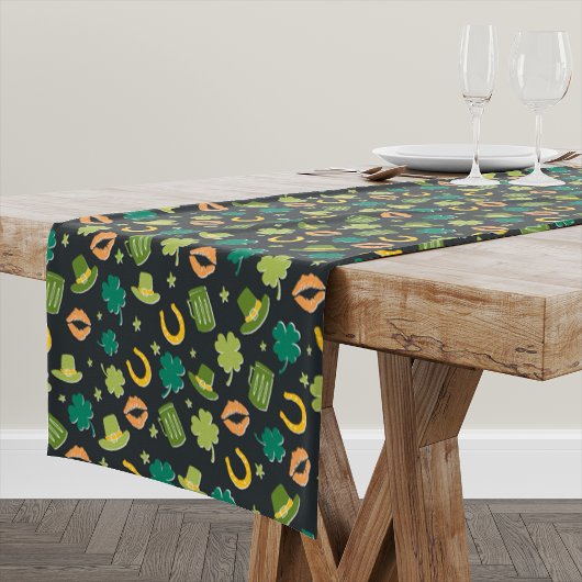 Chemin De Table Court Shamrock de la Saint-Patrick Motif