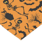 Chemin De Table Court Skeletons d'Halloween Macabre Dance (Coin)