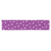 Chemin De Table Court Snowflakes Motif sur Purple (Horizontal)