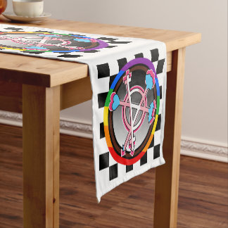 Chemin De Table Court Symbole de l'anarchie du genre, emblème sur damier