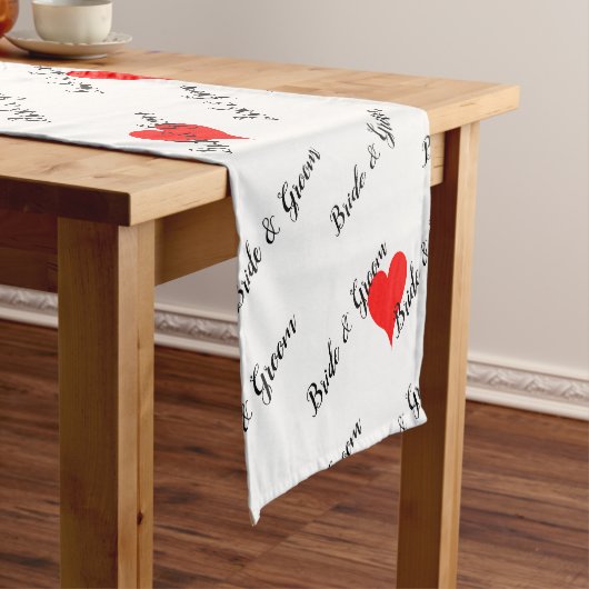 Chemin De Table Court Table de mariées Coeurs rouges (In Situ)