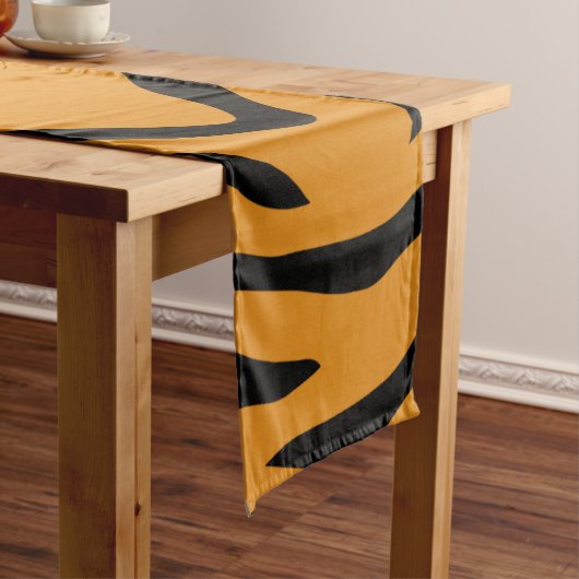 Chemin De Table Court Tiger stripes pattern (In Situ)