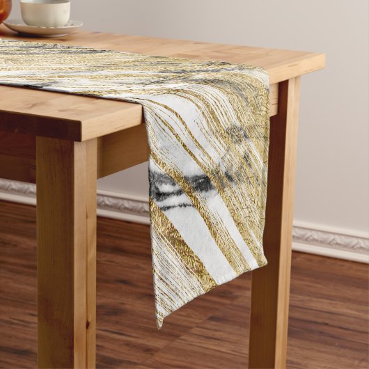 Chemin De Table Court Traçages chics d'or sur le marbre blanc noir (In Situ)