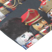 Chemin De Table Court Trois crackers sur le arrière - plan noir (Coin)