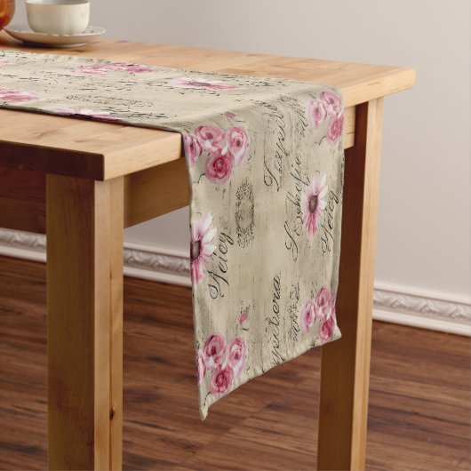 Chemin De Table Court Une série de design éphémère français 20 (In Situ)