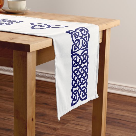Chemin De Table Long Celtic Knot bleu marine grand coureur de table (In Situ)