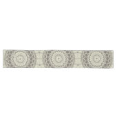 Chemin De Table Long Conception de motif mandala beige et taupe (Horizontal)