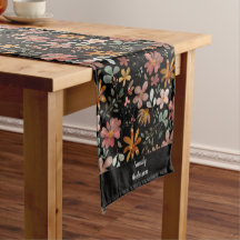 Cottagecore nom de fleur noir Table Runner